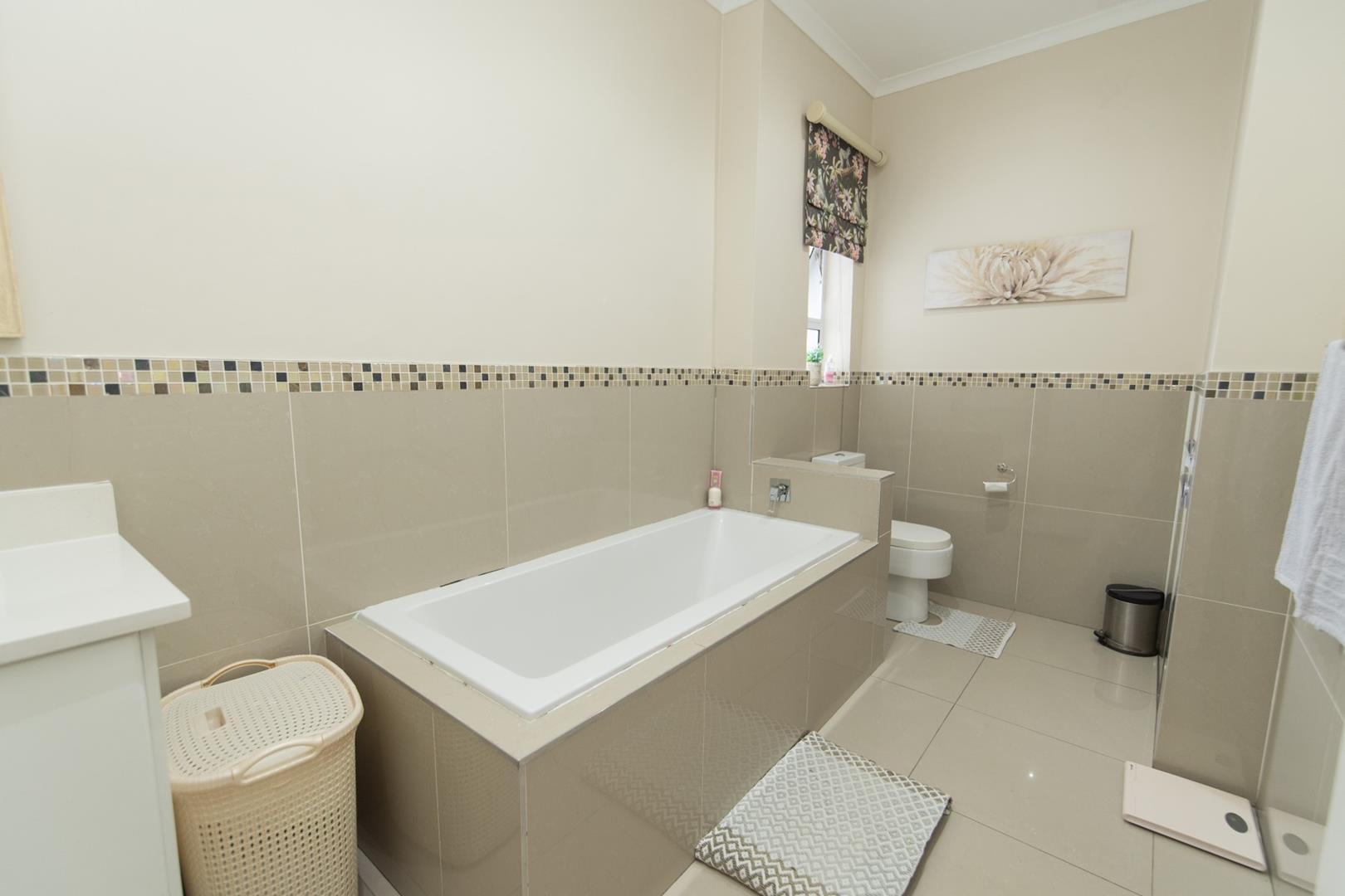 4 Bedroom Property for Sale in Glendinningvale Eastern Cape